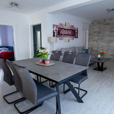 Apartament Happy Day 1,2,3 Pula