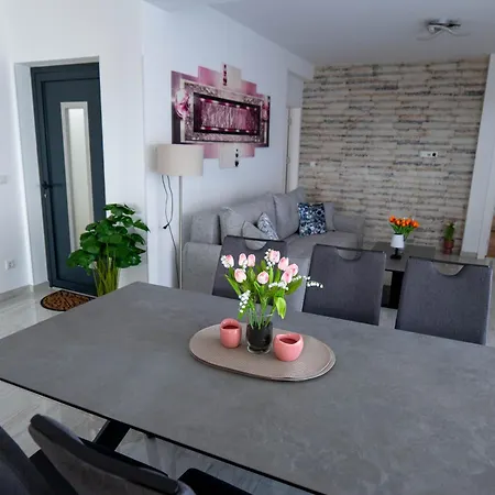 Happy Day 1,2,3,4 Apartament