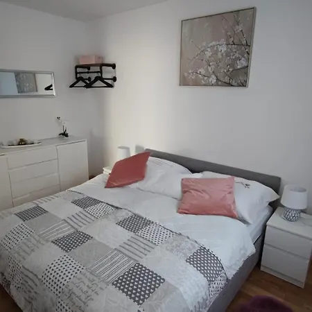 Apartament Happy Day 1,2,3 *