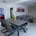Apartment Happy Day 1,2,3,4 Pula