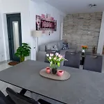 Happy Day 1,2,3,4 Apartment