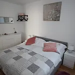 Apartment Happy Day 1,2,3,4 *