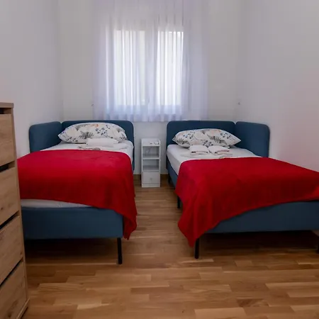 Happy Day 1,2,3,4 Apartment Pula