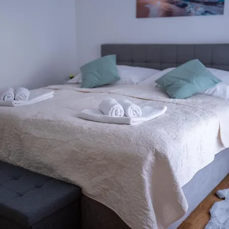 Apartament Happy Day 1,2,3,4 *