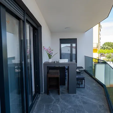 Apartament Happy Day 1,2,3,4 *