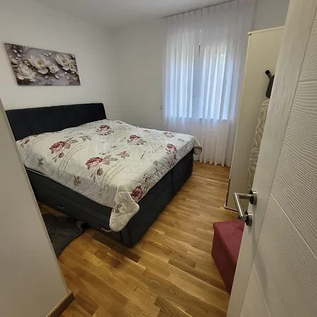 Happy Day 1,2,3,4 Apartment *