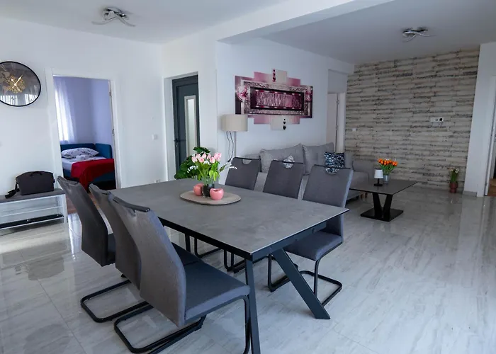 Apartament Happy Day 1,2,3 Pula